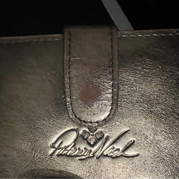 Patricia Nash Metallic Gold Leather wallet- full size w removable card holder - Picture 5 of 9